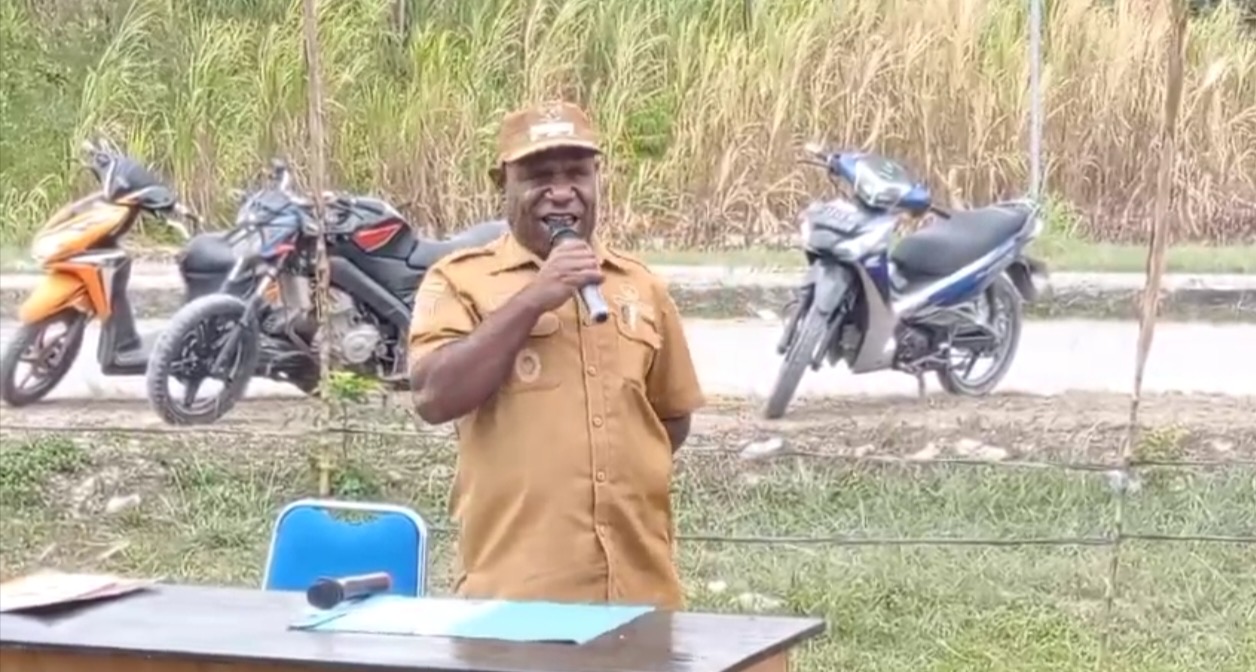 Wabup Mamberamo Tengah Itaman Thago Buka Operasi Pasar Murah di Kobakma, 7 Komoditas Sembako Disubsidi