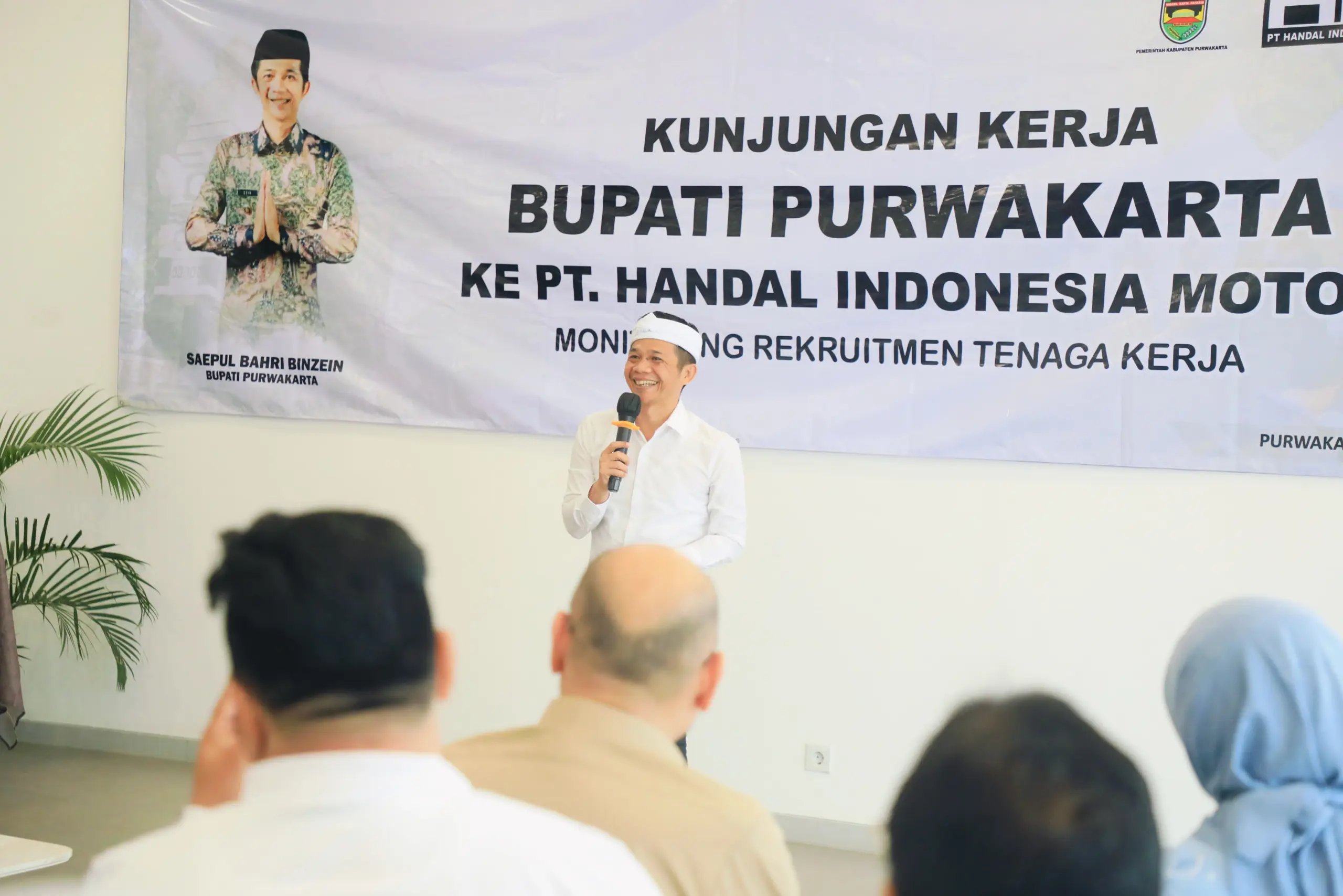Bupati Purwakarta Om Zein Dorong Nikah Gratis Usai Temui Pasangan Menangis karena Utang Pesta Mewah