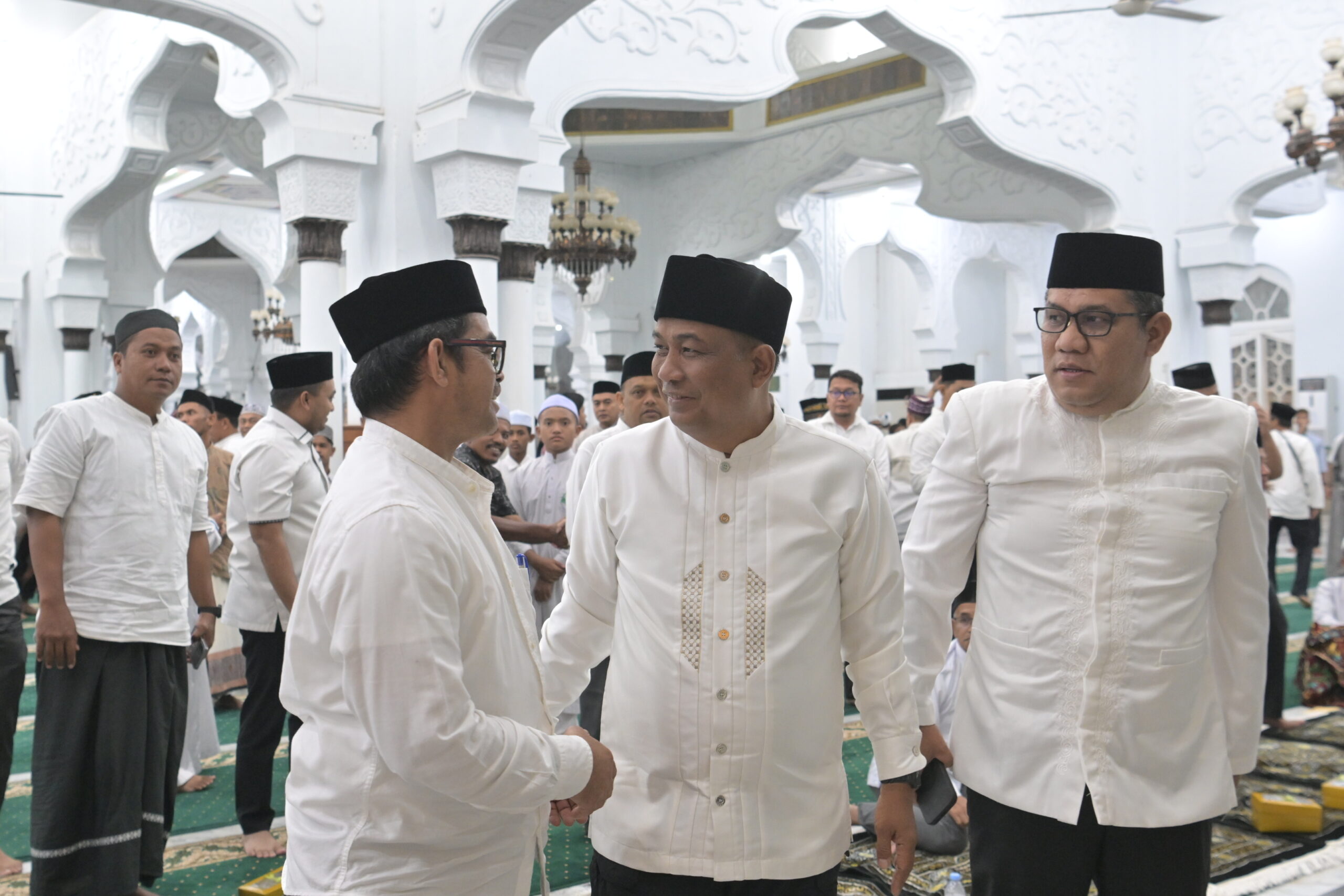Plt Sekda Aceh Taufik Bacakan Sambutan Gubernur di Maulid Nabi Masjid Raya Baiturrahman, Minta Akhlak Jadi Fondasi Pembangunan
