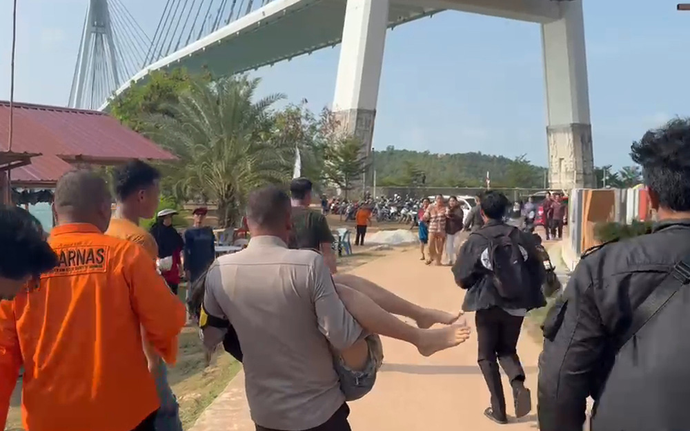 Nelayan di Batam Selamatkan Perempuan 20 Tahun yang Terjun dari Jembatan 1 Barelang