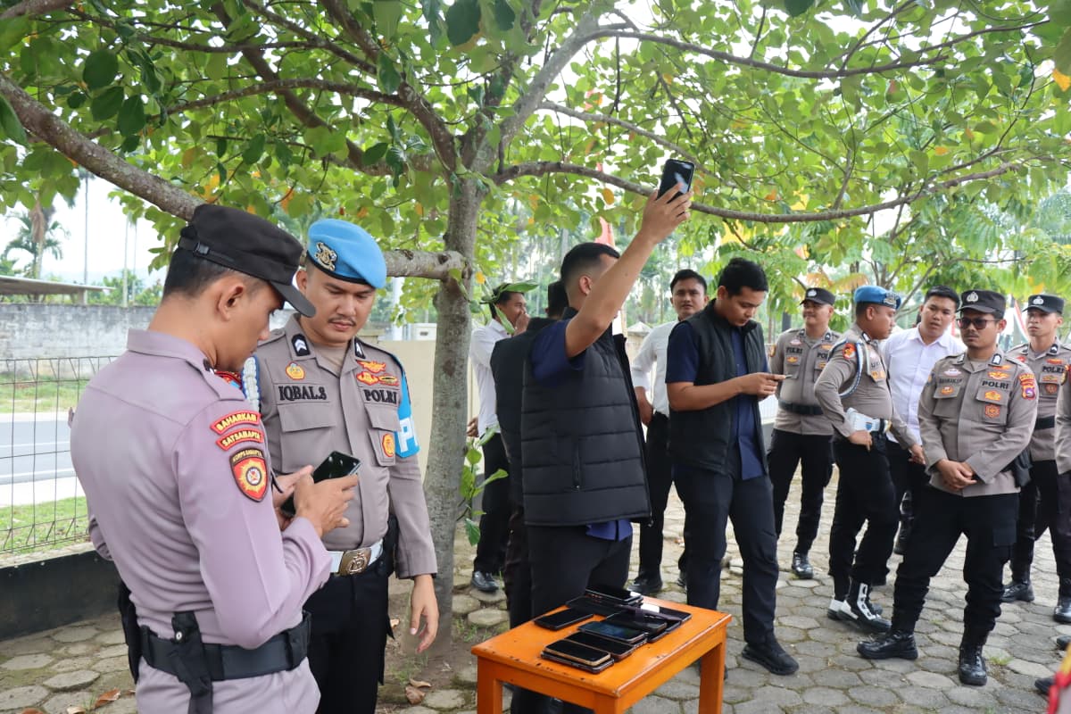 Tim Bidpropam Polda Sumbar Gelar Gaktibplin di Polres Sawahlunto, Periksa Personel soal Judol dan Pinjol