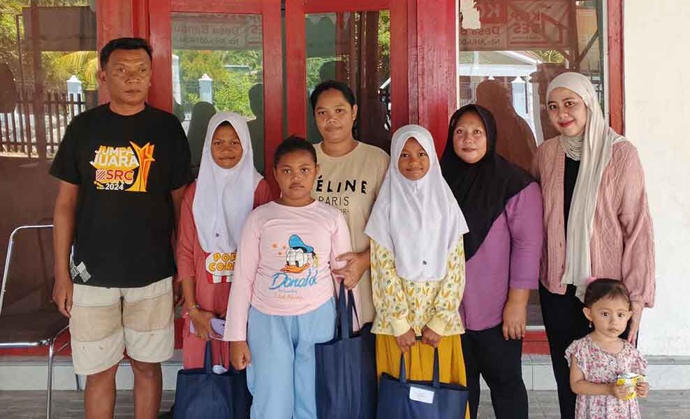 Posko Beasiswa Milan Amrullah di Bone Bolango Dibuka, 100 Seragam Sekolah Disalurkan Hingga Pedalaman Mongiilo
