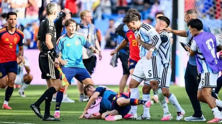 Argentina Dihukum FIFA Usai Final Piala Dunia 2026: Paredes Dilarang 10 Laga, AFA Didenda Rp5,7 Miliar