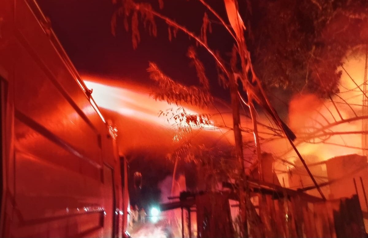 Kebakaran di Punggolaka Kendari Hanguskan Rumah, Dua Kios dan Salon, Kerugian Capai Rp100 Juta