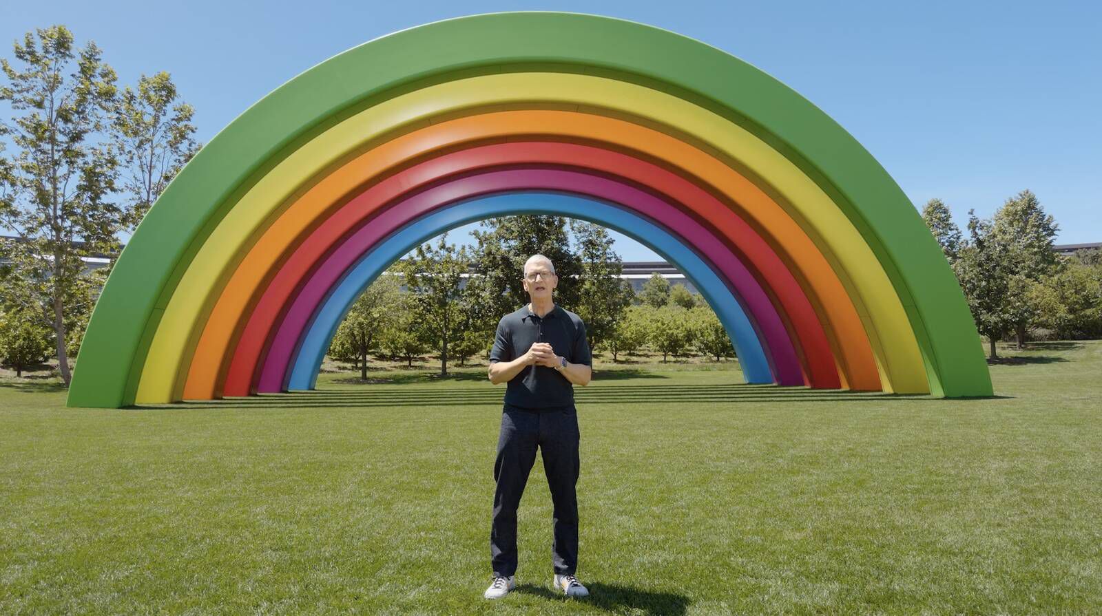 Apple Gelar Pesta Perpisahan untuk Tim Cook, John Ternus Siap Gantikan Posisi CEO