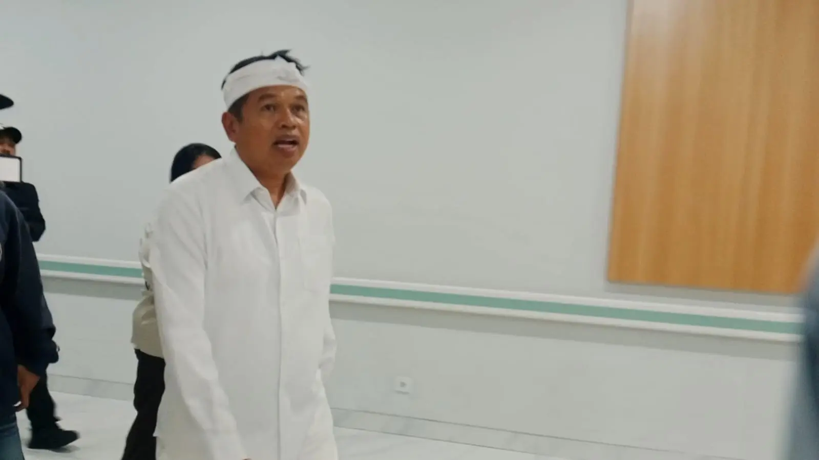 Dedi Mulyadi Bawa Ransel Berisi Uang Tunai ke Lokasi Gempa NTT, Elektabilitas 59 Persen Dinilai Manfaatkan Momen