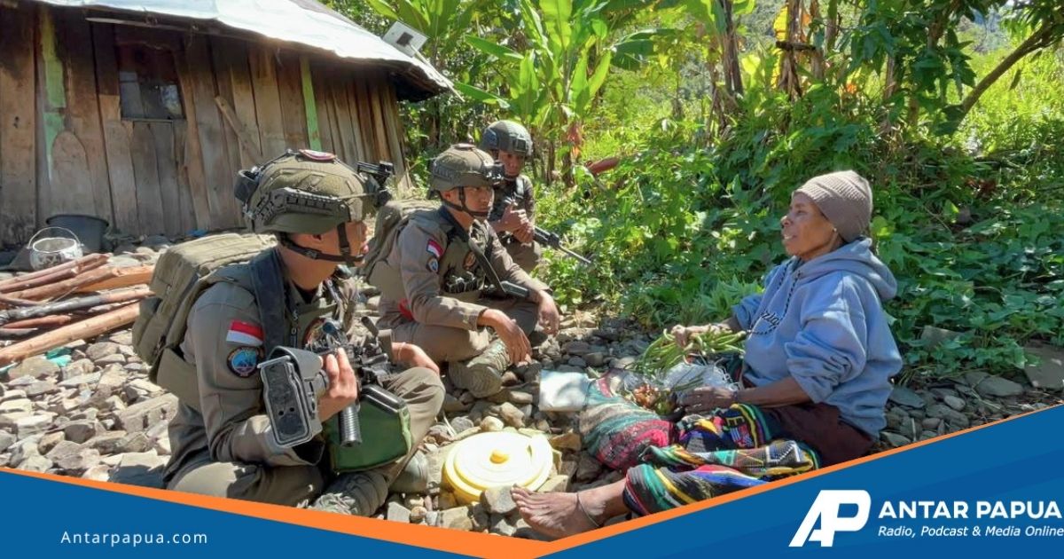 Satgas Damai Cartenz Sektor Puncak Jaya Gelar Patroli Humanis di Distrik Muara, Bantu Warga Panen Cabai