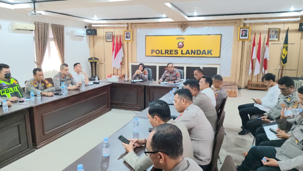 Polres Landak Perkuat Penanggulangan Karhutla dengan 30 Personel Brimob dari Polda Kalbar