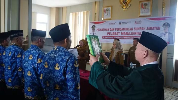 Wakil Bupati Dharmasraya Leli Arni Lantik 13 Pejabat, Camat Koto Besar dan Koto Salak Diganti