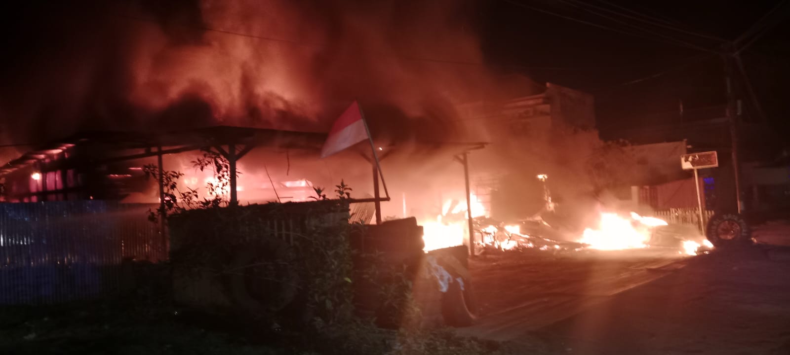 Kebakaran di Jalan Gak-Merauke Hanguskan Tiga Bangunan Rumah dan Satu Motor, Kerugian Capai Rp 1,5 Miliar