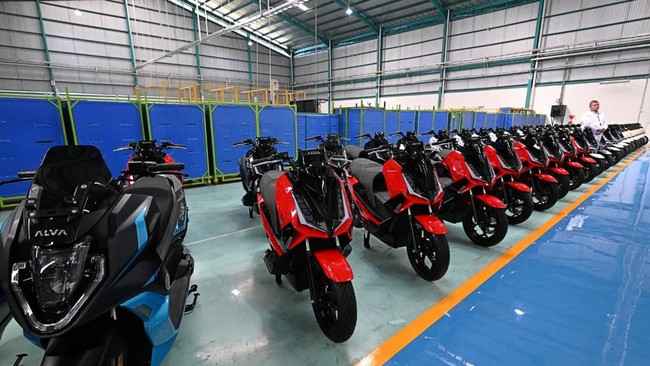 Penjualan Motor Listrik Nasional Turun Drastis, Konsumen Pilih Menunggu Insentif