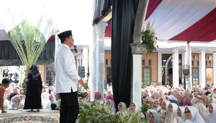 Bupati Tangerang Imbau Warga Tak Bakar Sampah Saat Musim Kemarau di Acara Maulid Ponpes Al Hijaiyyah Sindang Jaya