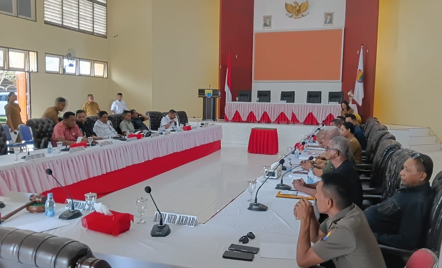 DPRD Seram Bagian Barat Minta Aktivitas Galian C di Kali Riuwapa Dihentikan, Debu Ganggu Puskesmas Kairatu