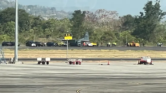 Pesawat TNI Keluar Jalur di Makassar, 8 Penerbangan Delay hingga 3 Jam