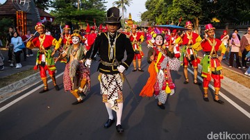 Grebeg Maulud Yogyakarta Hadir di TMII, Kirab Gunungan Hasil Bumi Meriahkan Maulid Nabi