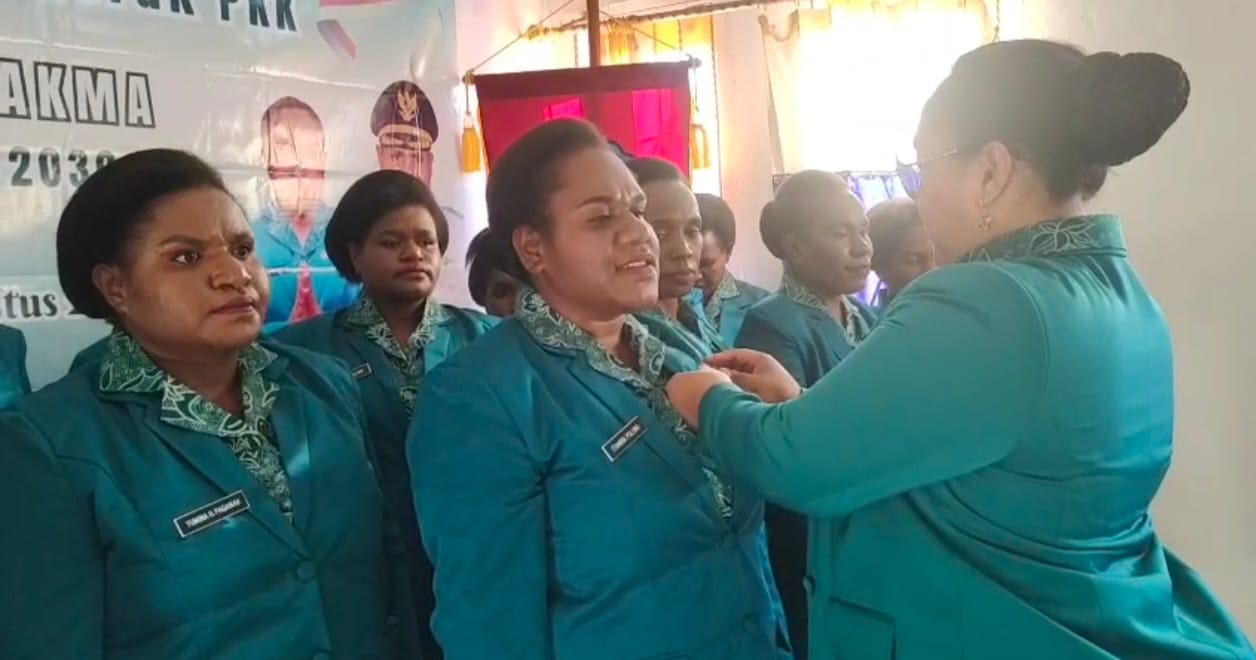 Ketua TP PKK Mamberamo Tengah Lantik Pengurus Distrik Kobakma, Seluruh Pengurus di 5 Distrik Kini Resmi Dilantik