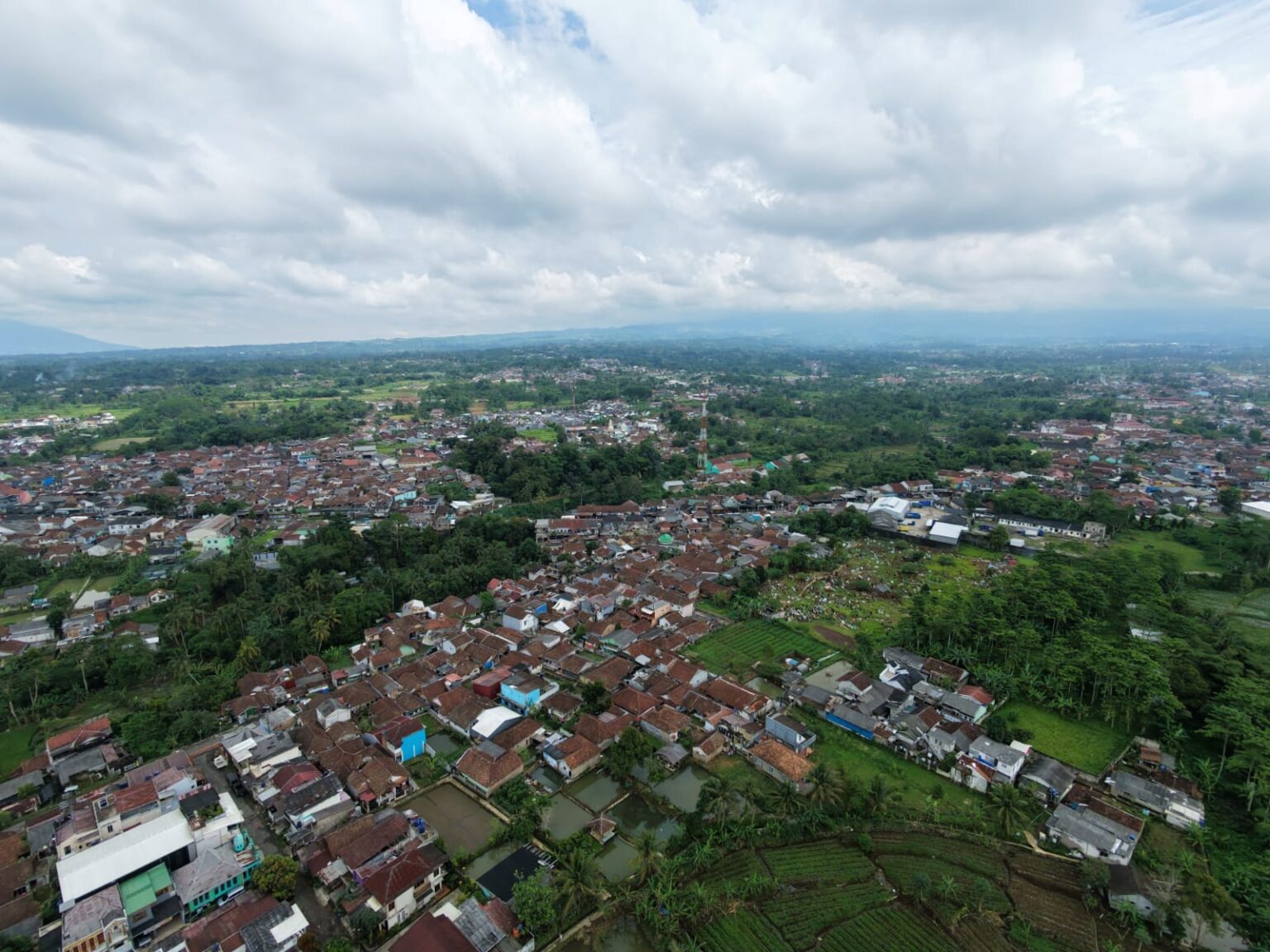 Prakiraan Cuaca Sukabumi 26 Agustus 2026: Pagi Cerah Berawan, Siang Hujan Ringan hingga Sedang