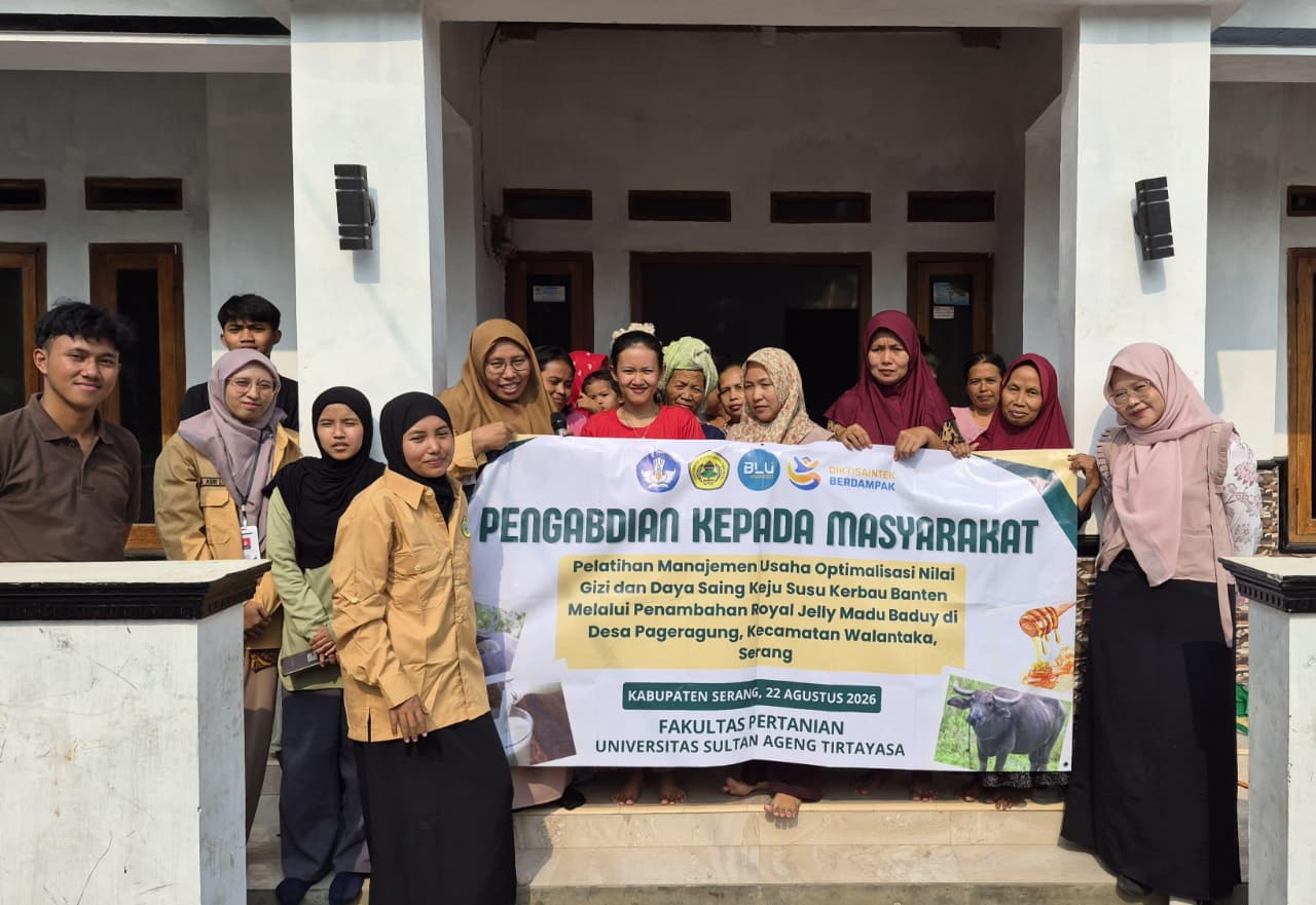 Untirta Latih Ibu Rumah Tangga di Walantaka Kelola Usaha Keju Susu Kerbau dan Pemasaran Digital