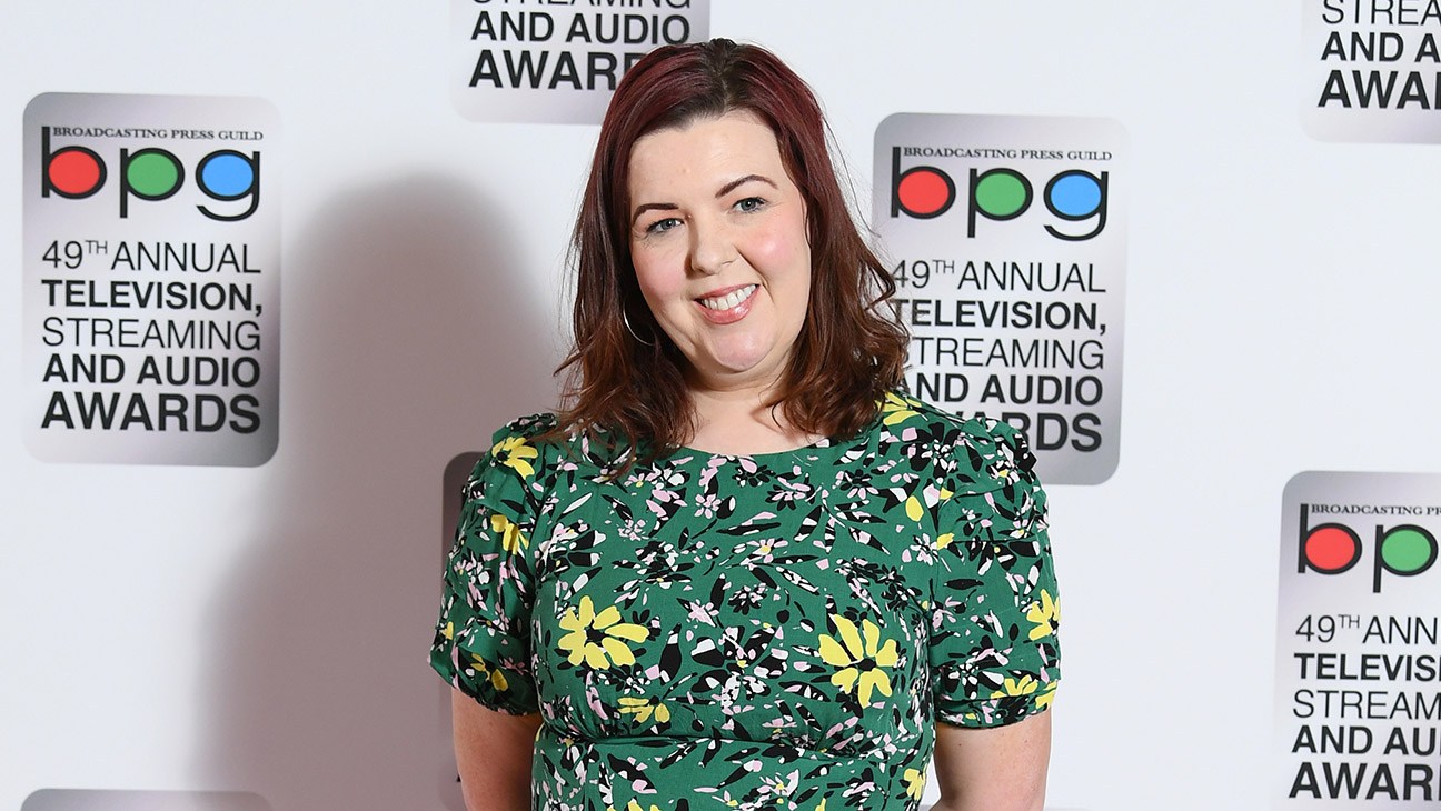 Lisa McGee Ciptakan Serial Komedi Mockumentary 'Jig' untuk Netflix, Angkat Dunia Tari Irlandia