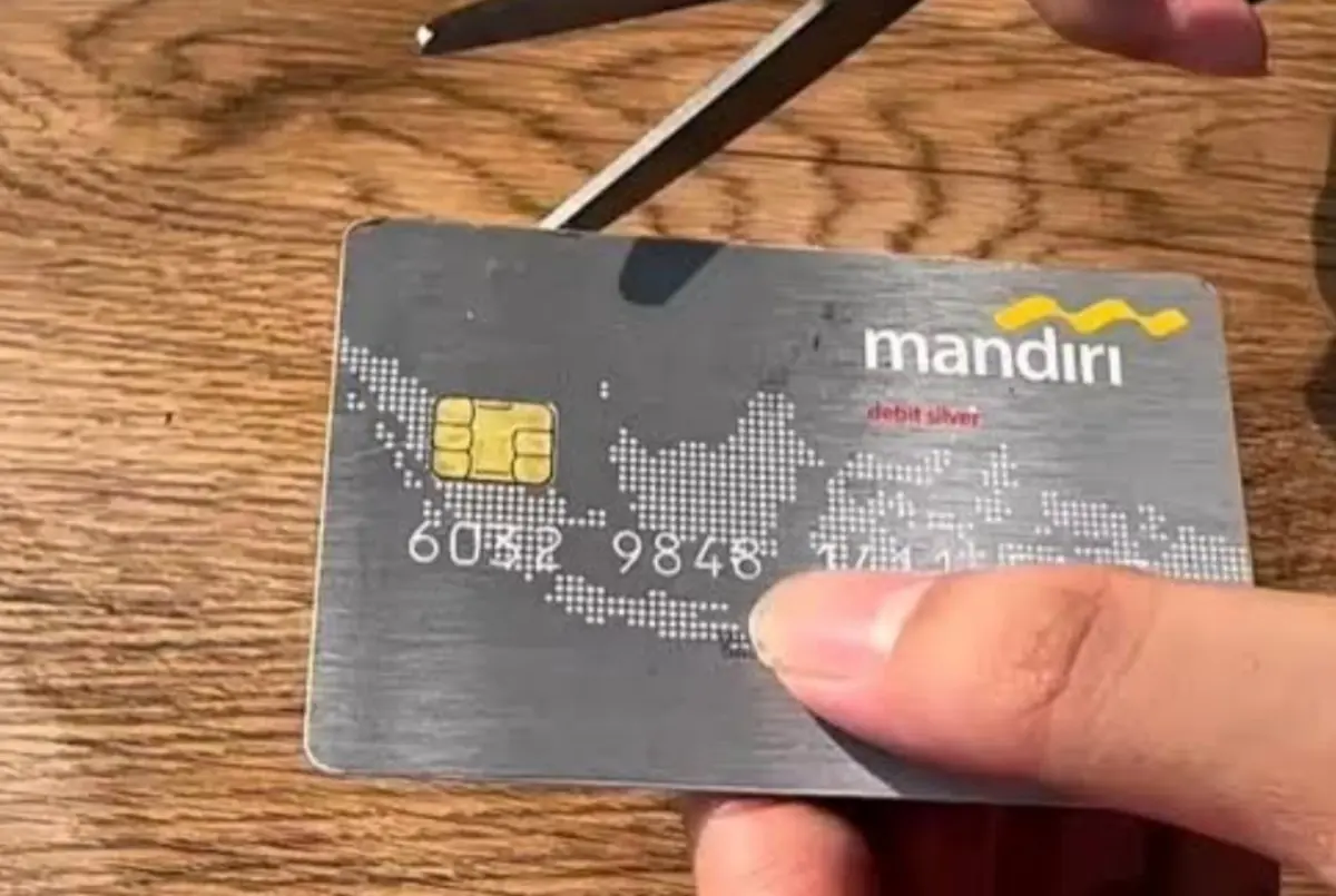 Gelombang Boikot Bank Mandiri Meningkat Usai Penundaan Transaksi Rekening Aktivis Pati, OJK Turun Tangan