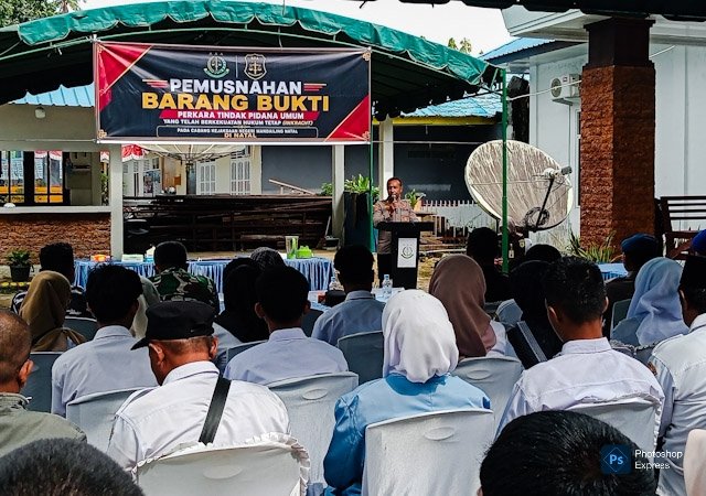 Kejari Madina Musnahkan Barang Bukti Tindak Pidana di Natal, Kapolsek Apresiasi Transparansi Hukum