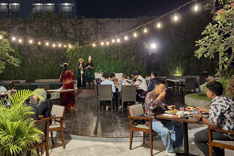 Hotel Santika Gresik Hadirkan All You Can Eat Kuliner Jepang, Korea, Thailand, dan Indonesia Mulai 28 Agustus