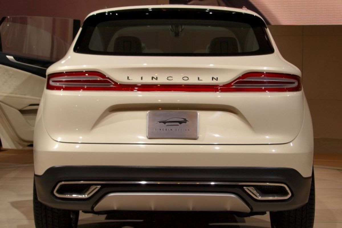 Lincoln Corsair Hybrid 2027 dan Cadillac XT5 Makin Mahal, Ini Harga Entry Level Terbarunya