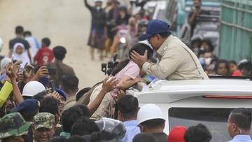Prabowo Tinjau Langsung Korban Gempa NTT, 100 Jiwa Meninggal Dunia