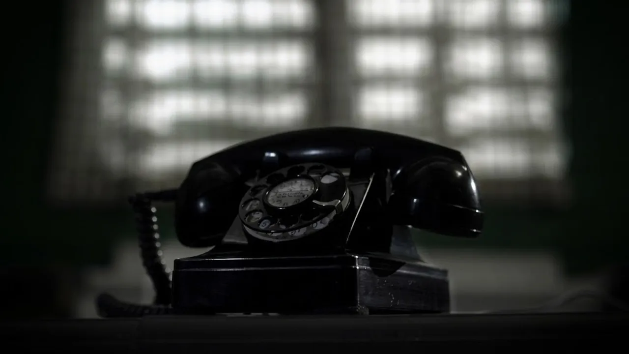 5 Film Teror Telepon Paling Mencekam, dari Phone Booth hingga The Call