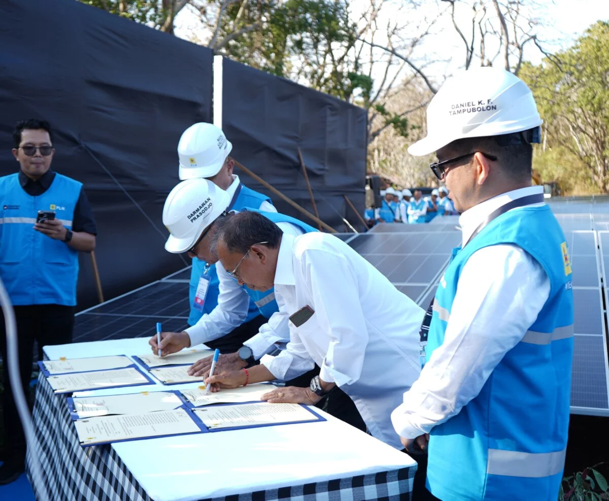1.000 GWp untuk Bali, Gubernur Koster dan PLN Teken Kerja Sama Percepat Pembangunan PLTS di Jembrana