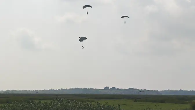Tim Alfa TNI Sisir Titik Panas di Way Kambas, Drone Termal Mendeteksi Bara di Area Terpencil