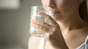 Diet Air Putih 15 Hari, Wanita 31 Tahun Akhirnya Kesulitan Berjalan