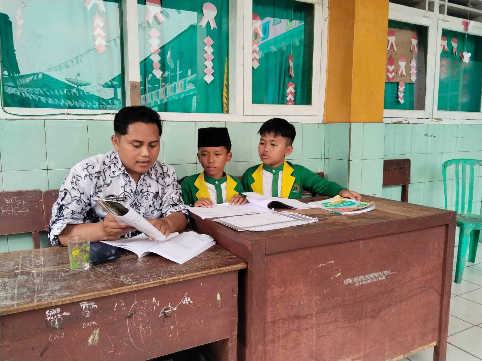 MIN 1 Rejang Lebong Pertajam Strategi Dua Siswa Terbaiknya Jelang Olimpiade Bahasa Arab Tingkat Provinsi Bengkulu