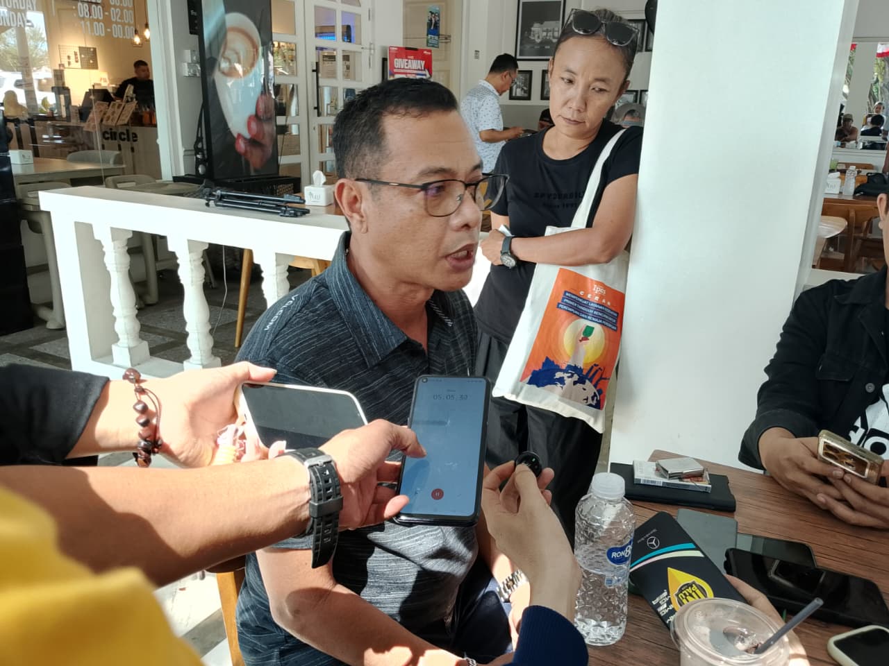Politisi Golkar Morut Yaristan Palesa Temui Wartawan di Palu, Tegaskan Politik Tak Boleh Jauh dari Warga