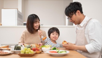 Porsi Makan Anak 2 Tahun dan Panduan Hitung Gizi untuk Ibu Muda
