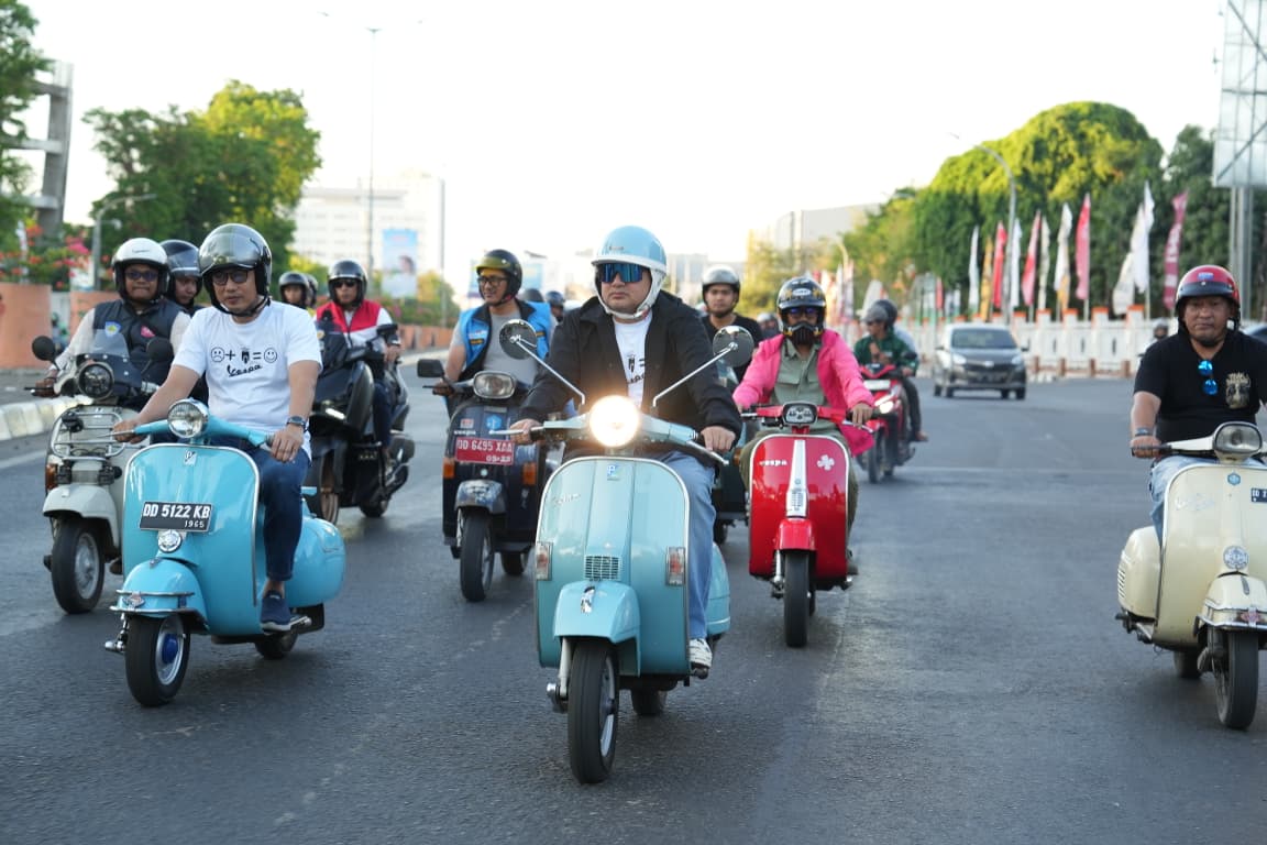 Kepala BKN Zudan Arif Fakrulloh dan Wagub Sulsel Fatmawati Rusdi Ikut Riding Vespa hingga Tanam Tabebuya di CPI Makassar