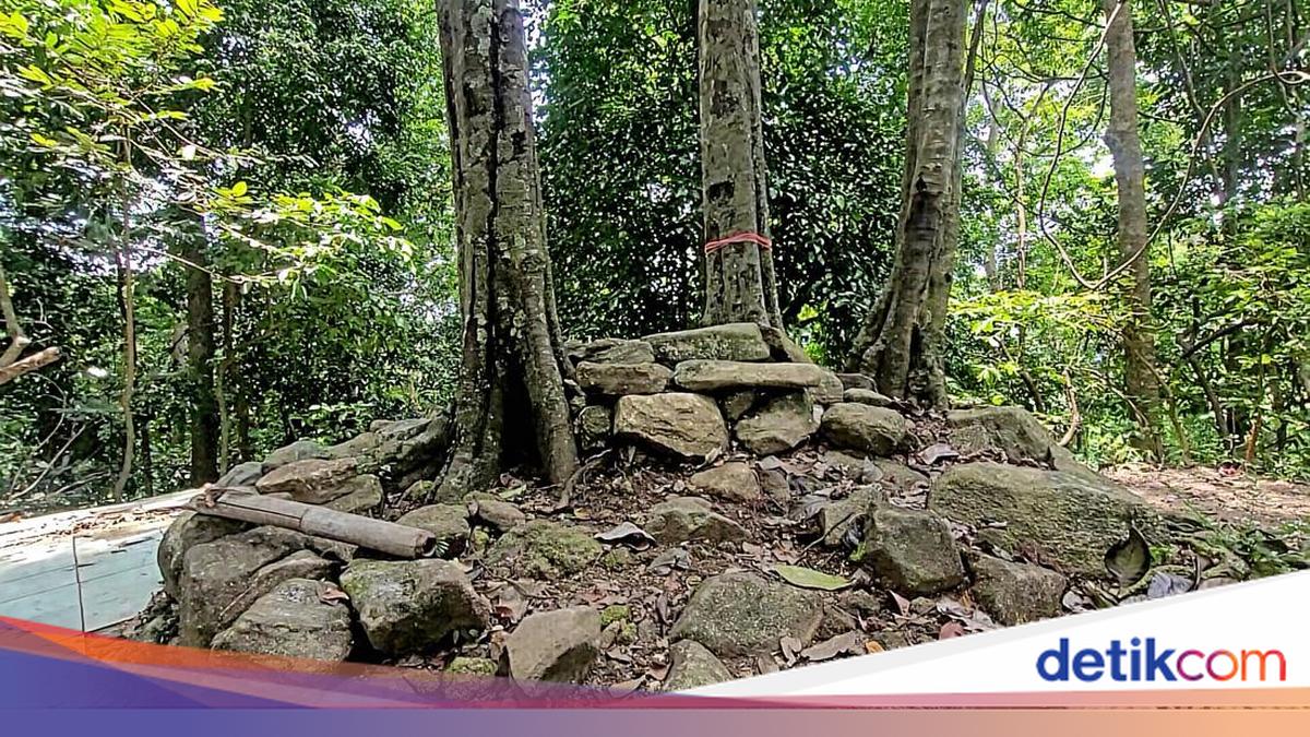 Gunung Tangkil Sukabumi Tercemar Pakaian Dalam, Situs Megalitikum Terbengkalai