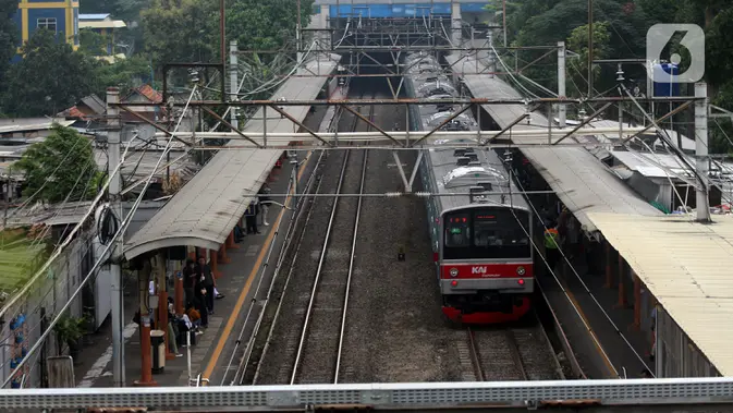 KRL Rangkasbitung Kembali Normal Setelah Kebakaran Lahan di Tigaraksa Dipadamkan