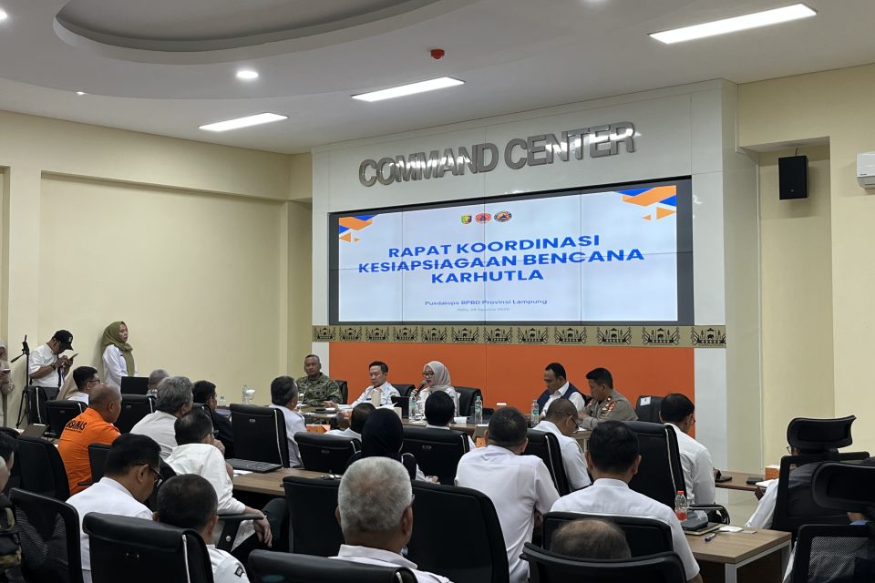 Pemprov Lampung Perluas Strategi Karhutla dengan Hujan Buatan Usai Water Bombing di Way Kambas