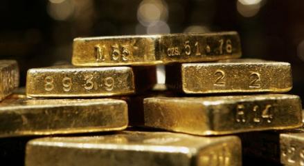 Harga Emas Anjlok 1,3% ke USD4.595 Imbas Inflasi AS Panas, Suku Bunga The Fed Jadi Sorotan