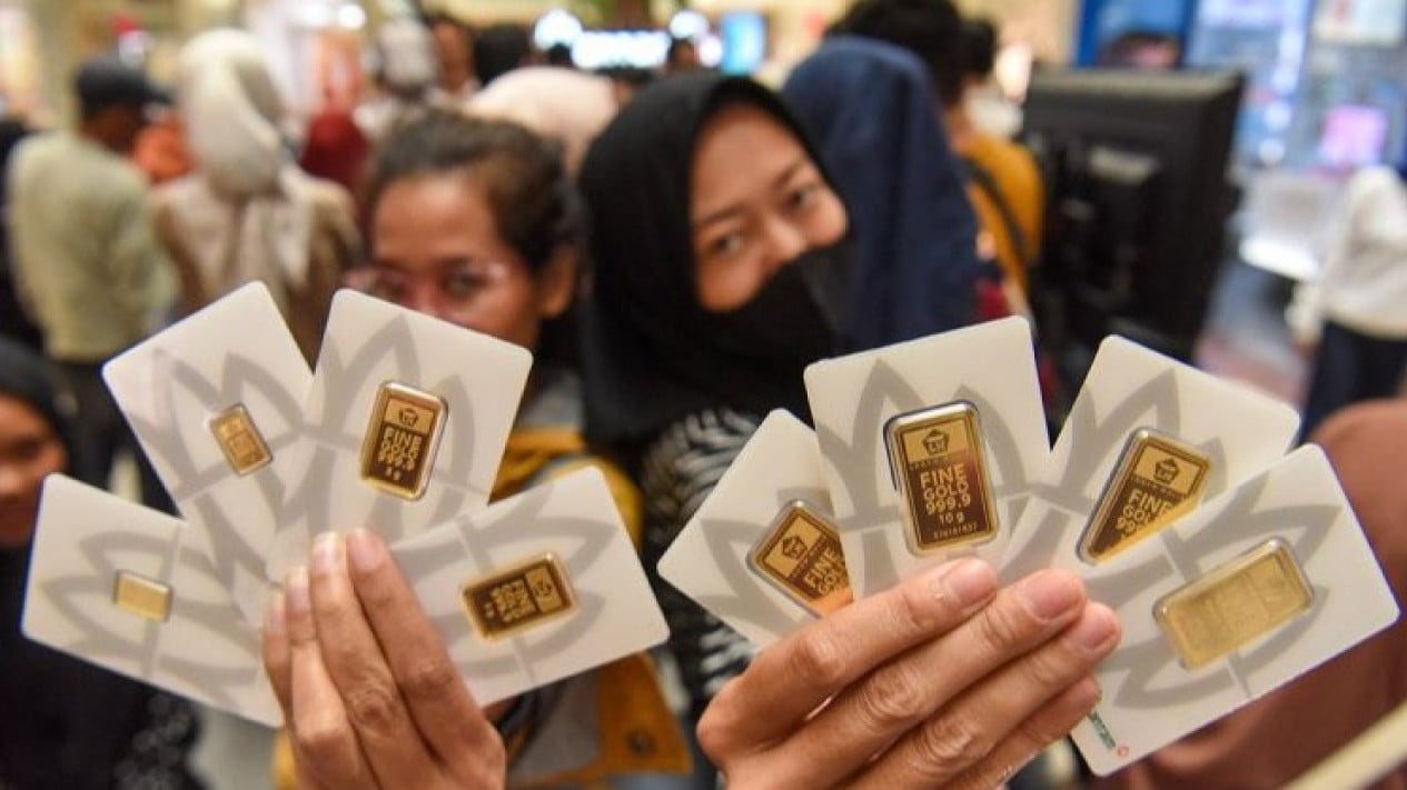 Harga Emas Antam Anjlok Rp 27.000 ke Rp 2,723 Juta per Gram, Buyback Ikut Turun