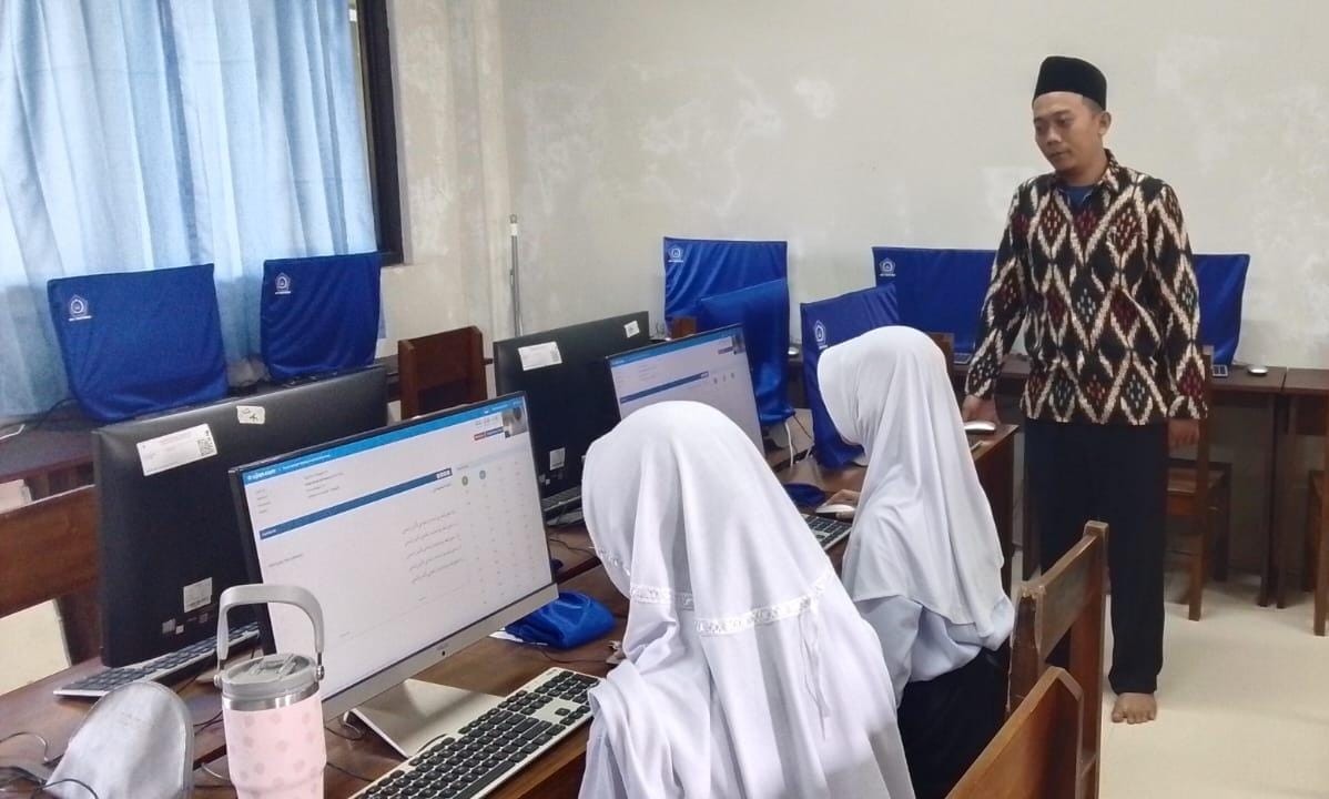 Dua Siswi MIN 1 Banyumas Ikuti Simulasi OBA Jelang Kompetisi Bahasa Arab Tingkat Provinsi Jawa Tengah