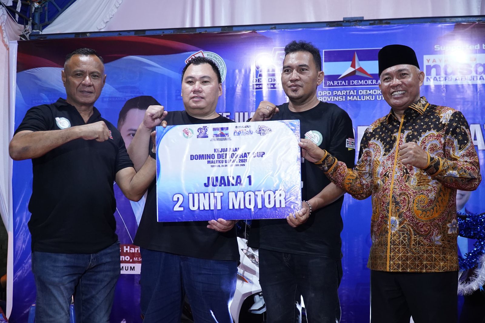 Domino Demokrat Cup I Maluku Utara Berakhir, Pasangan Ukan-Acong Bawa Pulang Dua Motor dan Hadiah Umrah