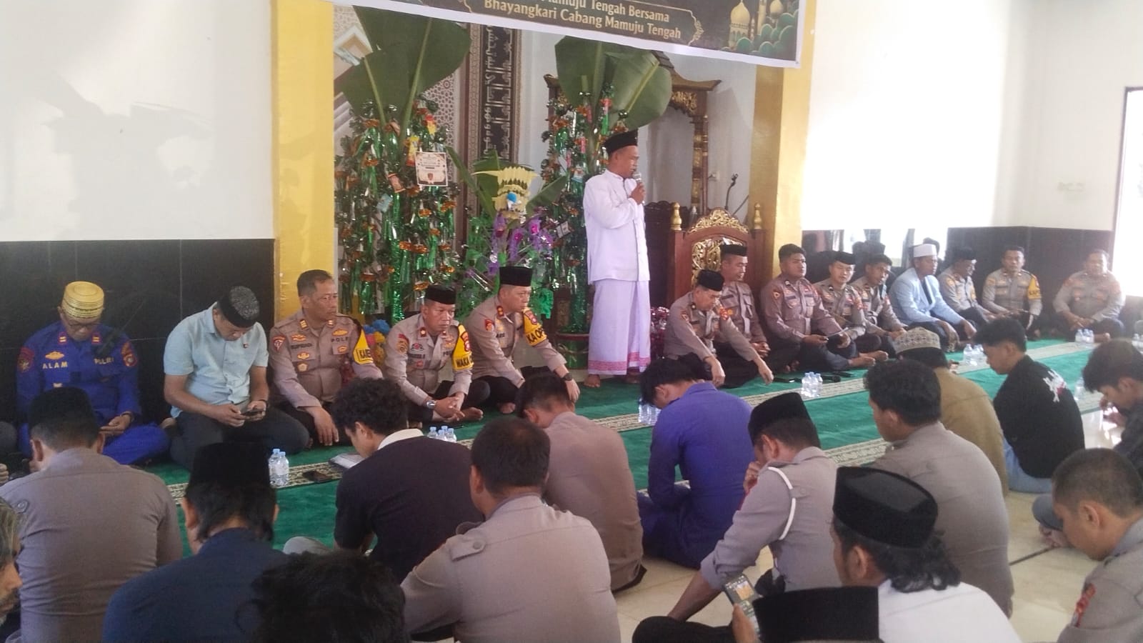 Polres Mamuju Tengah Peringati Maulid Nabi di Masjid Al Muchlisin, Wakapolres Tekankan Keteladanan Akhlak bagi Personel