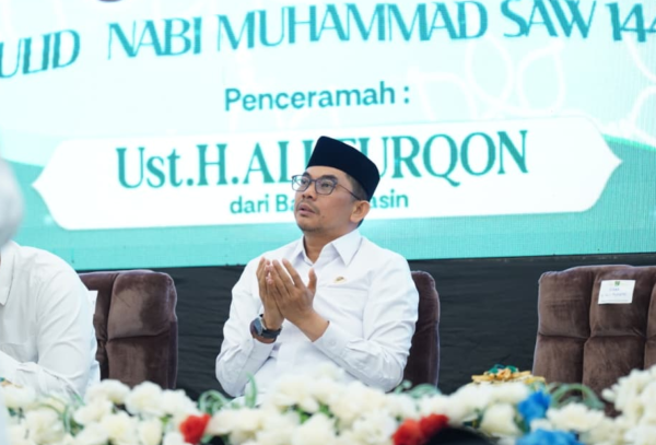 Bupati Tanah Bumbu Ajak Ribuan Jemaah Tabligh Akbar Perkuat Gotong Royong demi Kelancaran Program Pembangunan