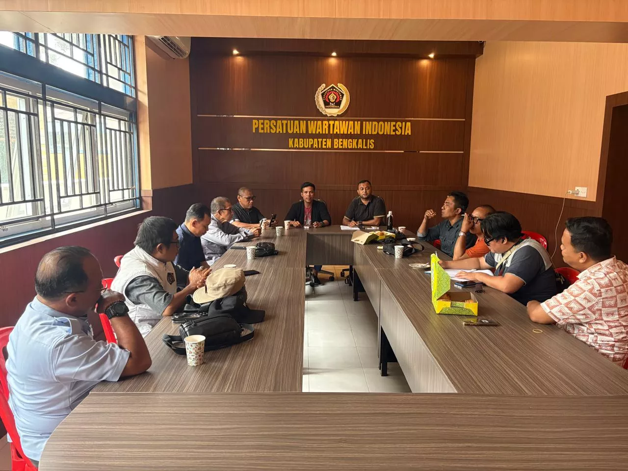 PWI Bengkalis Rapat Percepatan Program Kerja 2026, Ketua Tegaskan Fokus pada Kode Etik dan Perlindungan Hukum Anggota