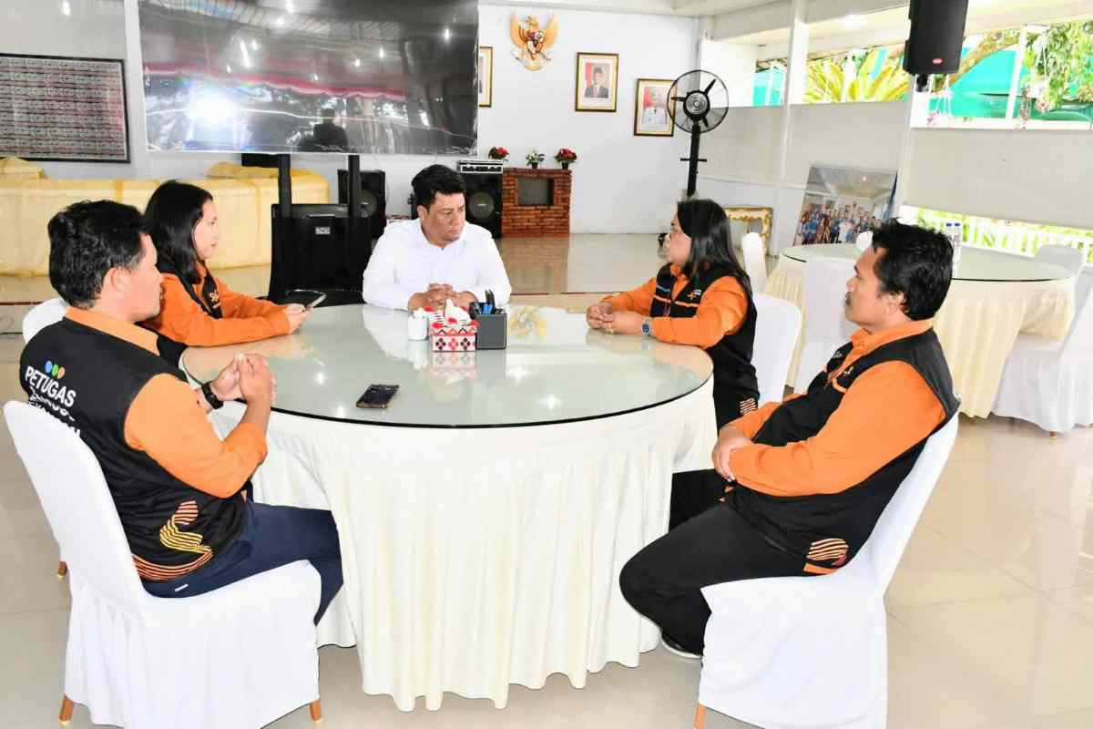 Bupati dan Wakil Bupati Samosir Jadi Responden Pertama Sensus Ekonomi 2026, Ini yang Didata Petugas