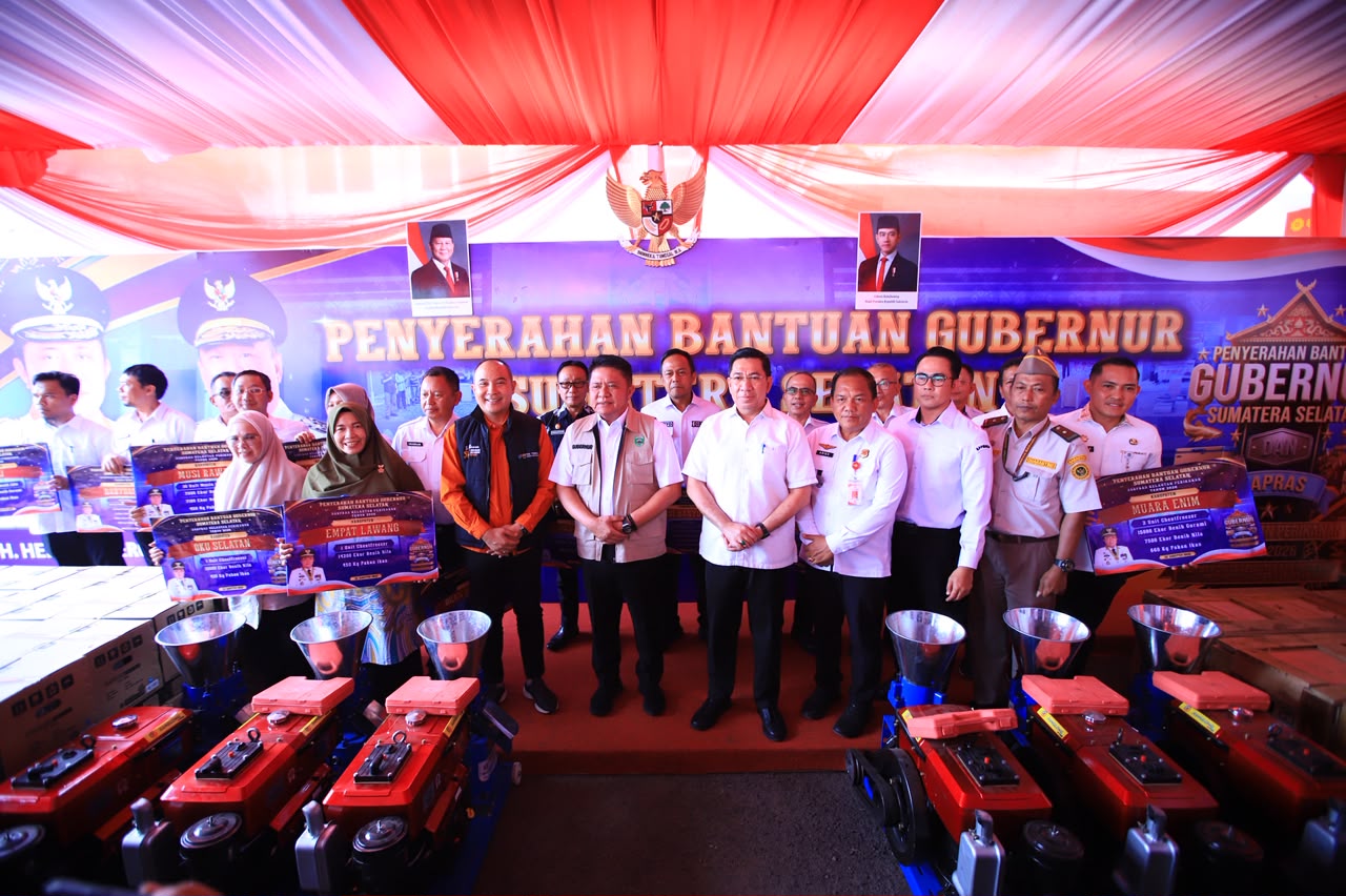 Gubernur Sumsel Herman Deru Serahkan Bantuan Perikanan ke Nelayan dan Pembudidaya Ikan, Dorong Produktivitas Ekonomi Daerah