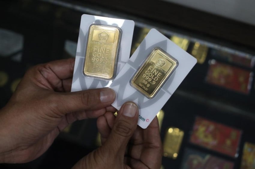 Harga Emas Antam Anjlok Rp27.000 per Gram, Buyback Ikut Terkoreksi