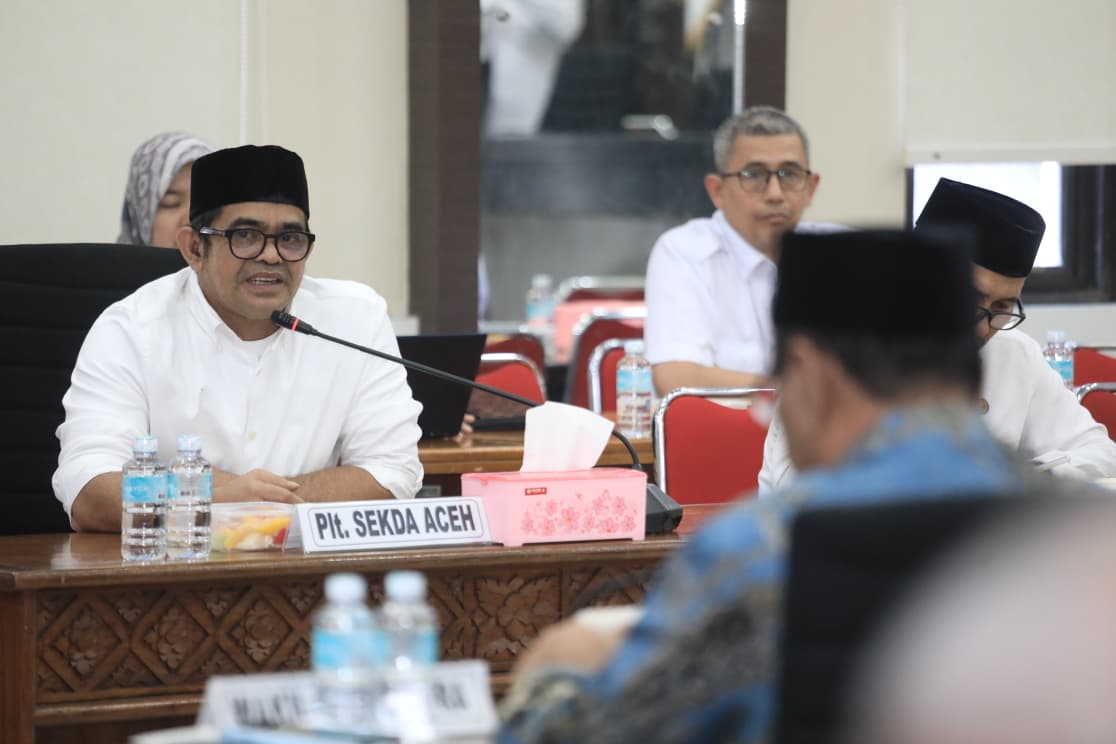 Plt Sekda Aceh Taufik Buka Rapat Perdana Bareng Banggar DPRA, Bahas Qanun Pertanggungjawaban APBA 2025